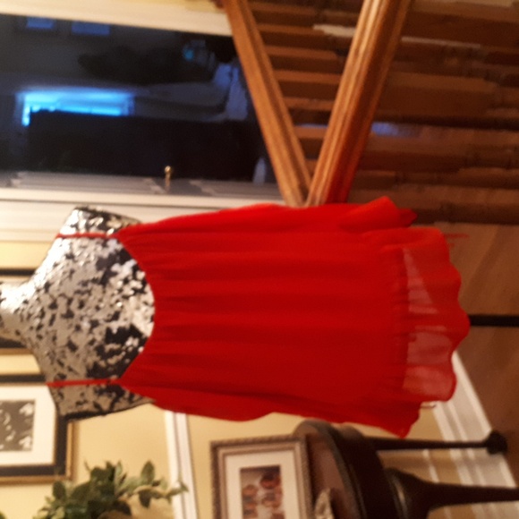 Red Off-Shoulder Top - Picture 5 of 5